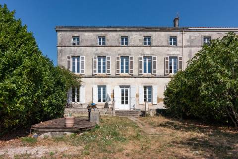 Property for sale Neuvicq-le-Château Charente-Maritime