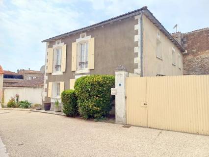 Property for sale Saint-Fort-sur-Gironde Charente-Maritime