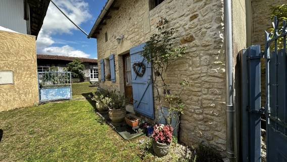 Property for sale Saint-Angeau Charente