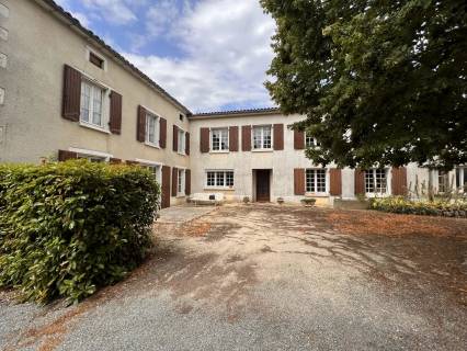 Property for sale Charmé Charente