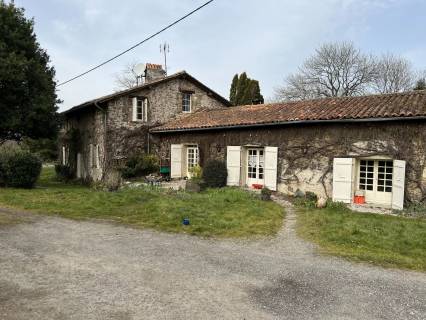 Property for sale Montemboeuf Charente