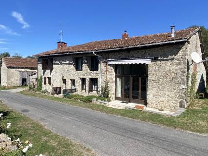 Property for sale Montrollet Charente