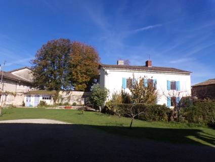 Property for sale MONTJEAN Charente