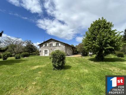 Property for sale LE LINDOIS Charente