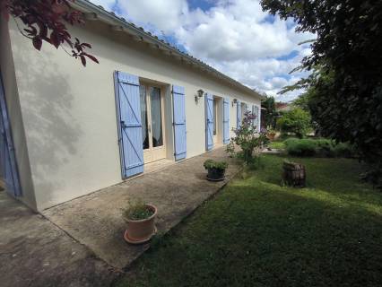 Property for sale TAIZE AIZIE Charente
