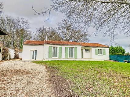 Property for sale Fontcouverte Charente-Maritime
