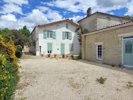 Property for sale Fouqueure Charente